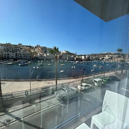 Seafront Apartment *
